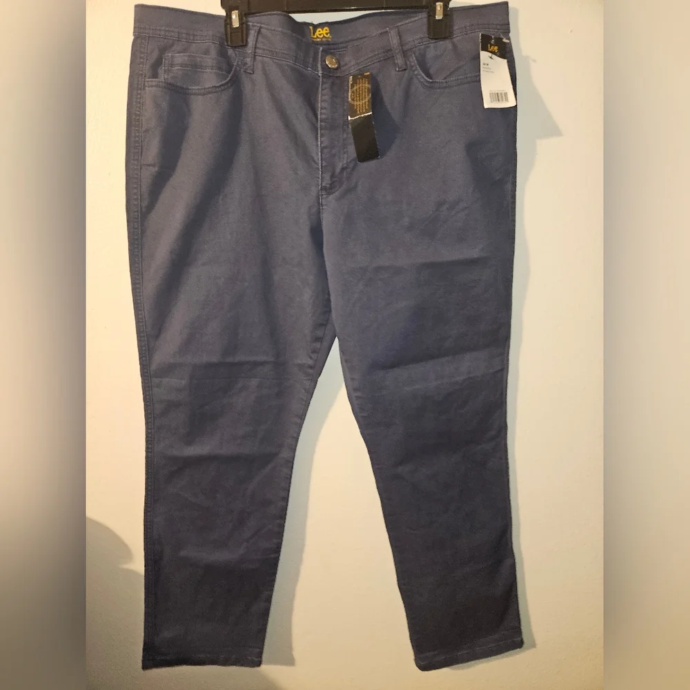 LEE Womans Weathered Blue Pants Size 18M - Picture 2 of 12